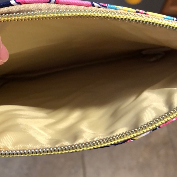 NWT! Simply Southern Pineapple Floral “Brush” Bag - Picture 4 of 5